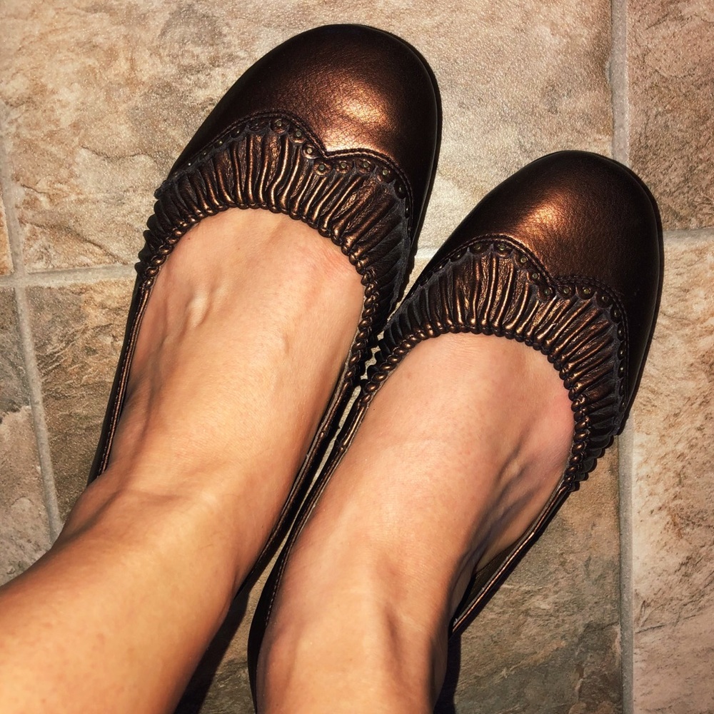 Xhilaration Bronze/Brown Ballet Flats